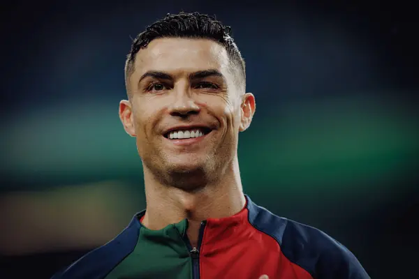 UEFA Euro 2024 eleme maçı sırasında Portekiz ve Slovakya milli takımları arasında Estadio do Dragao, Porto 'da oynanan Cristiano Ronaldo. (Maciej Rogowski)