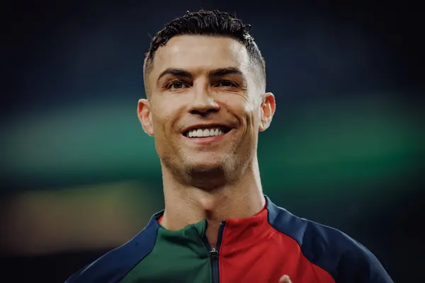 UEFA Euro 2024 eleme maçı sırasında Portekiz ve Slovakya milli takımları arasında Estadio do Dragao, Porto 'da oynanan Cristiano Ronaldo. (Maciej Rogowski)