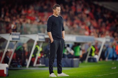 Roger Schmidt UEFA Şampiyonlar Ligi sırasında SL Benfica ile Real Sociedad arasında oynanan maçta Estadio Da Luz, Lizbon, Portekiz 'de. (Maciej Rogowski)