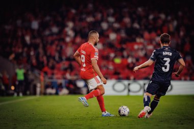 Arthur Cabral, UEFA Şampiyonlar Ligi sırasında Aihen Munoz SL Benfica ve Real Sociedad arasında oynanan 23 / 24 maçında Estadio Da Luz, Lizbon, Portekiz 'de. (Maciej Rogowski)