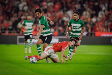 Hidemasa Morita, Joao Neves Liga Portekiz maçında 23 / 24 SL Benfica ile Lizbon, Estadio Da Luz 'da Sporting CP arasında. (Maciej Rogowski)