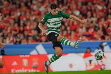Portekiz 'in Lizbon şehrindeki Estadio Da Luz' da SL Benfica ile Sporting CP arasında oynanan Liga Portekiz maçında Pedro Goncalves. (Maciej Rogowski)