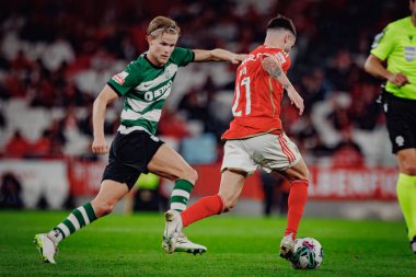 Morten Hjulmand, Rafa Silva Liga Portekiz maçında SL Benfica ile Estadio Da Luz, Lizbon 'da Sporting CP arasında 23 / 24 maç yaptı. (Maciej Rogowski)