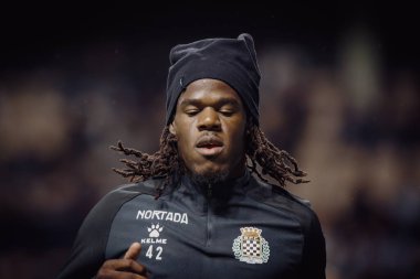 Gaius Makouta, Liga Portekiz maçında Boavista FC ile Estadio do Bessa Seculo XXI, Porto, Portekiz arasında 23 / 24 maç oynadı. (Maciej Rogowski)