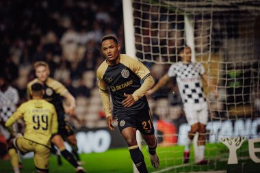 Geny Catamo, Liga Portugal maçında Boavista FC ile Estadio do Bessa Seculo XXI, Porto, Portekiz 'deki Sporting CP arasında attığı 23 / 24' lük golü kutluyor. (Maciej Rogowski)