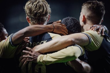 Geny Catamo, Liga Portugal maçında Boavista FC ile Estadio do Bessa Seculo XXI, Porto, Portekiz 'deki Sporting CP arasında attığı 23 / 24' lük golü kutluyor. (Maciej Rogowski)