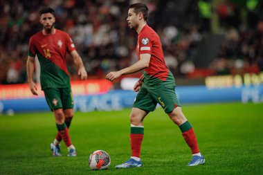 Portekiz ve İzlanda milli takımları arasında oynanan UEFA Euro 2024 eleme maçı sırasında Raphael Guerreiro, Estadio Jose Alvalade, Lisbon, Portekiz. (Maciej Rogowski)