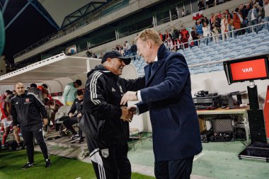 Julio Cesar Ribas, Ronald Koeman UEFA Euro 2024 eleme maçında milli takımlar arasında Gibraltar ve Hollanda, Estadio Algarve, Loule, Faro, Portekiz. (Maciej Rogowski)