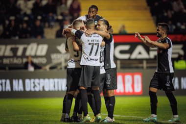 Bruno Duarte, Liga Portugal maçında SC Farense ile FC Arouca, Estadio de Sao Luis, Faro, Portekiz arasında 23 / 24 penaltı attıktan sonra bunu kutluyor. (Maciej Rogowski)