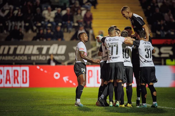 Bruno Duarte, Liga Portugal maçında SC Farense ile FC Arouca, Estadio de Sao Luis, Faro, Portekiz arasında 23 / 24 penaltı attıktan sonra bunu kutluyor. (Maciej Rogowski)