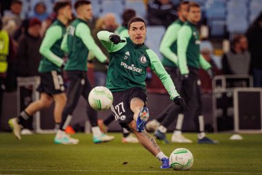 Josue Pesqueira, UEFA Avrupa Konferans Ligi 'nde Aston Villa FC ile Legia Warszawa arasında oynanan 23 / 24' lük maç sırasında Birmingham, İngiltere 'de Villa Park' ta oynandı. (Maciej Rogowski)