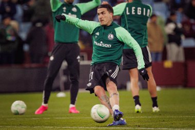Josue Pesqueira, UEFA Avrupa Konferans Ligi 'nde Aston Villa FC ile Legia Warszawa arasında oynanan 23 / 24' lük maç sırasında Birmingham, İngiltere 'de Villa Park' ta oynandı. (Maciej Rogowski)