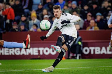 Ernest Muci UEFA Avrupa Konferans Ligi 'nde Aston Villa FC ile Legia Warszawa arasında oynanan 23 / 24 maçında Birmingham, İngiltere' de Villa Park 'ta oynandı. (Maciej Rogowski)