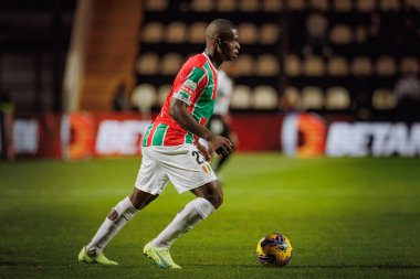 Liga Portekiz maçında Kwenzokuhle Nkanyiso Shinga, SC Farense ile CF Estrela Amadora, Estadio de Sao Luis, Faro, Portekiz arasında 23 / 24 maça çıktı. (Maciej Rogowski)