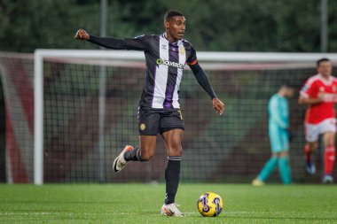 Liga Portekiz 2 Sabseg maçında Gustavo Da Silva Cunha (Nacional CD) SL Benfica B ve CD Nacional arasında Benfica Campus, Seixal, Lizbon, Portekiz 'de oynanmıştır. (Maciej Rogowski)