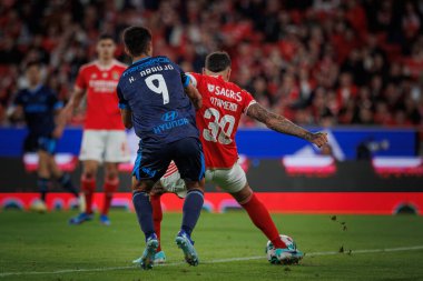Henrique Araujo, Nicolas Otamendi Taca de Portugal maçında SL Benfica ile FC Famalicao arasında oynanan 23 / 24 'lük dördüncü tur maçında Estadio Da Luz, Lizbon, Portekiz. (Maciej Rogowski)