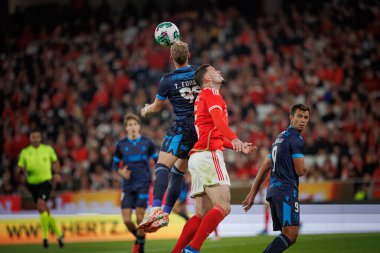 Theo Fonseca, Nicolas Otamendi Taca de Portugal maçında SL Benfica ile FC Famalicao arasında oynanan 23 / 24 'lük dördüncü tur karşılaşmasında Estadio Da Luz, Lizbon, Portekiz. (Maciej Rogowski)