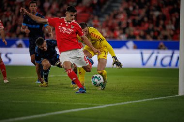 Antonio Silva, Anatoliy Trubin Taca de Portugal maçında SL Benfica ile FC Famalicao arasında oynanan 23 / 24 'lük dördüncü tur maçında Estadio Da Luz, Lizbon, Portekiz' de. (Maciej Rogowski)