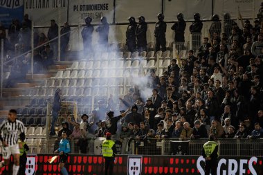 Portekiz 'in Portimonense SC ile Portekiz' in Portimonense şehrindeki Estadio Municipal de Portimao 'da SC Farense arasında oynanan maçın taraftarları. (Maciej Rogowski)