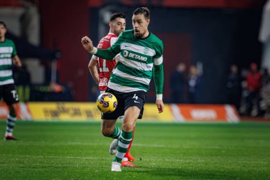 Sebastian Coates, Taca Da Liga sırasında (Allianz Kupası) Estadio Municipal de Leiria - Estadio Dr. Magalhaes Pessoa, Leiria, Portekiz 'de Sporting CP ve SC Braga arasında oynanan ilk yarı final maçı. (Maciej Rogowski)