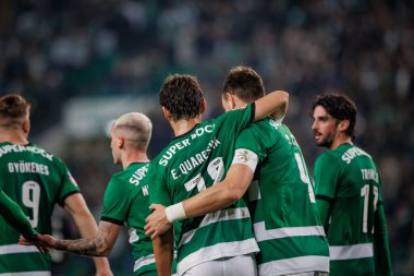 Eduardo Quaresma, Liga Portekiz 'de Liga CP ile Casa Pia AC, Estadio Jose Alvalade, Lizbon, Portekiz arasında oynanan 23 / 24 maçında Sebastian Coates' un attığı golü kutluyor. (Maciej Rogowski)