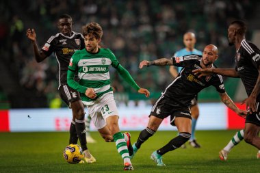 Daniel Braganca, Liga Portekiz 'de Casa Pia AC, Estadio Jose Alvalade, Lizbon, Portekiz arasında oynanan 23 / 24 maçında Neto ile düello yaptı. (Maciej Rogowski)