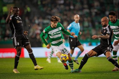 Daniel Braganca, Liga Portekiz 'de Casa Pia AC, Estadio Jose Alvalade, Lizbon, Portekiz arasında oynanan 23 / 24 maçında Neto ile düello yaptı. (Maciej Rogowski)