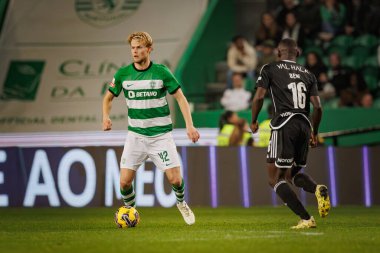 Morten Hjulmand, Beni Mukendi Liga Portekiz 'de 23 / 24, Casa Pia AC, Estadio Jose Alvalade, Lizbon, Portekiz arasında oynandı. (Maciej Rogowski)