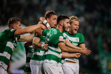 Sporcu Oyuncuları, Liga Portekiz 'de Liga CP ile Casa Pia AC, Estadio Jose Alvalade, Lizbon, Portekiz arasında oynanan 23 / 24' lük maçta Sebastian Coates 'un attığı golü kutluyor. (Maciej Rogowski)