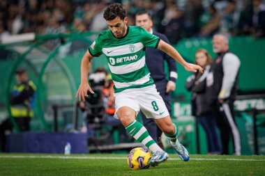 Portekiz Ligi maçında Pedro Goncalves ile Casa Pia AC, Estadio Jose Alvalade, Lizbon, Portekiz arasında 23 / 24 maç vardı. (Maciej Rogowski)