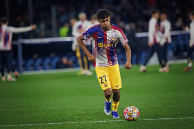Lamine Yamal, UEFA Şampiyonlar Ligi 'nde SSC Napoli ile FC Barcelona arasında oynanan 23 / 24 maçında Stadio Diego Armando Maradona, Napoli, İtalya. (Maciej Rogowski)