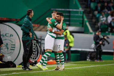 Ivan Fresneda, Ricardo Esgaio UEFA Avrupa Ligi sırasında Estadio Jose Alvalade, Lizbon, Portekiz 'de Sporting CP ve BSC Young Boys arasında oynanan 23 / 24 maçında. (Maciej Rogowski)