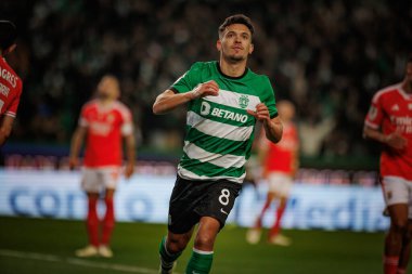 Pedro Goncalves, Portekiz 'in Lizbon kenti Estadio Jose Alvalade' de Sporting CP ile SL Benfica arasında oynanan 23 / 24 yarı final maçında attığı golü kutluyor. (Maciej Rogowski)