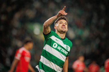 Pedro Goncalves, Portekiz 'in Lizbon kenti Estadio Jose Alvalade' de Sporting CP ile SL Benfica arasında oynanan 23 / 24 yarı final maçında attığı golü kutluyor. (Maciej Rogowski)
