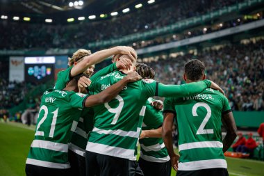 Pedro Goncalves, Portekiz 'in Lizbon kenti Estadio Jose Alvalade' de Sporting CP ile SL Benfica arasında oynanan 23 / 24 yarı final maçında attığı golü kutluyor. (Maciej Rogowski)