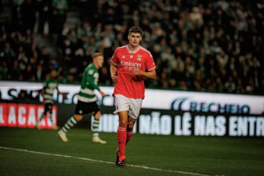 Portekiz 'in başkenti Lizbon' da Estadio Jose Alvalade 'de bulunan Sporting CP ve SL Benfica arasında oynanan Taca de Portugal maçında Antonio Silva. (Maciej Rogowski)