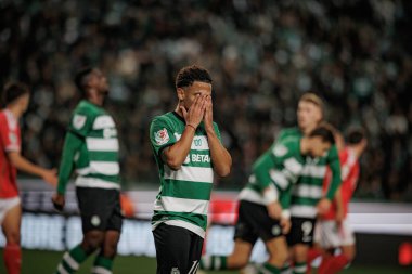 Portekiz 'in başkenti Lizbon' daki Estadio Jose Alvalade 'de bulunan Sporting CP ve SL Benfica arasında oynanan Taca de Portugal maçında Marcus Edwards. (Maciej Rogowski)