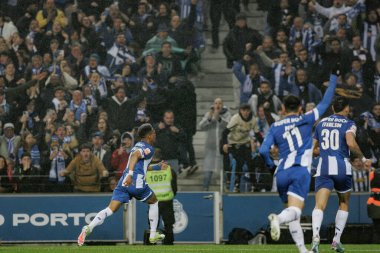 Wendell, Portekiz 'in Porto şehrindeki Estadio Do Dragao' da FC Porto ile SL Benfica arasında oynanan Liga Portekiz maçında gol attıktan sonra bunu kutlar. (Maciej Rogowski)