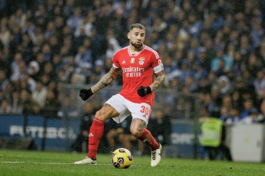 Portekiz 'in Porto şehrinde Estadio Do Dragao' da FC Porto ile SL Benfica arasında oynanan Liga Portekiz maçı sırasında Nicolas Otamendi. (Maciej Rogowski)