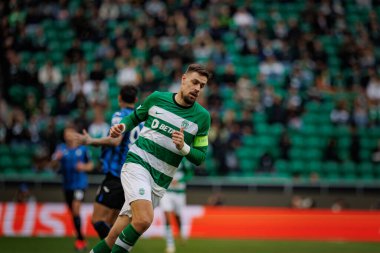 Sebastian Coates UEFA Avrupa Ligi maçı sırasında Portekiz 'in Lizbon şehrinde Estadio Jose Alvalade' de Sporting CP ve Atalanta BC arasında oynanmıştır. (Maciej Rogowski)