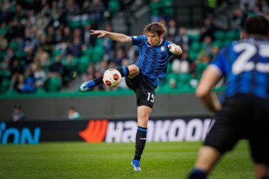 Portekiz 'in Lizbon şehrinde Estadio Jose Alvalade' de, Sporting CP ve Atalanta BC arasında oynanan UEFA Avrupa Ligi maçında Marten de Roon. (Maciej Rogowski)