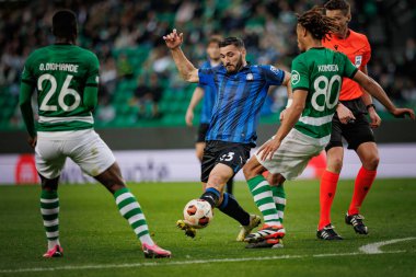 Sead Kolasinac, Koba Koindredi UEFA Avrupa Ligi maçında Sporting CP ve Atalanta BC arasında Estadio Jose Alvalade, Lizbon, Portekiz. (Maciej Rogowski)