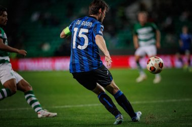 Portekiz 'in Lizbon şehrinde Estadio Jose Alvalade' de, Sporting CP ve Atalanta BC arasında oynanan UEFA Avrupa Ligi maçında Marten de Roon. (Maciej Rogowski)
