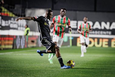 Liga Portekiz maçında Duplex Tchamba, CF Estrela Amadora ile Casa Pia AC arasında Estadio Jose Gomes, Amadora, Lizbon, Portekiz 'de oynanan 23 / 24 maçında. (Maciej Rogowski)