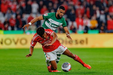 David Neres, Jeremiah St Juste Taca de Portugal maçında SL Benfica ile Estadio Da Luz, Lizbon, Portekiz 'deki Sporting CP arasında ikinci yarı final maçı. (Maciej Rogowski)
