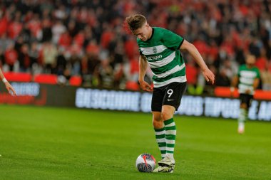 Portekiz 'in başkenti Lizbon' da Estadio Da Luz 'da oynayan SL Benfica ile Sporting CP arasında oynanan ikinci yarı final maçında Viktor Gyokeres. (Maciej Rogowski)