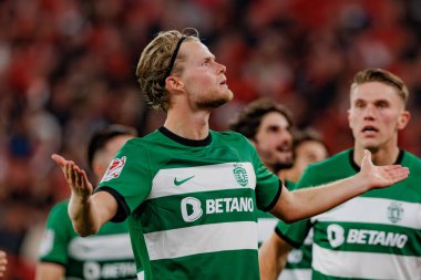 Morten Hjulmand, Portekiz 'in Lizbon kenti Estadio Da Luz' da SL Benfica ile Sporting CP arasında oynanan ikinci yarı final maçında attığı golü kutluyor. (Maciej Rogowski)