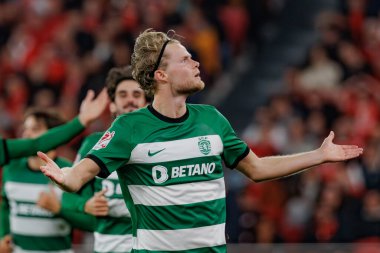 Morten Hjulmand, Portekiz 'in Lizbon kenti Estadio Da Luz' da SL Benfica ile Sporting CP arasında oynanan ikinci yarı final maçında attığı golü kutluyor. (Maciej Rogowski)