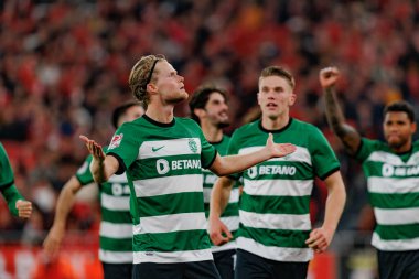 Morten Hjulmand, Portekiz 'in Lizbon kenti Estadio Da Luz' da SL Benfica ile Sporting CP arasında oynanan ikinci yarı final maçında attığı golü kutluyor. (Maciej Rogowski)