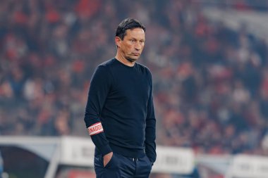 Portekiz 'in başkenti Lizbon' daki Estadio Da Luz 'da SL Benfica ile Sporting CP arasında oynanan ikinci yarı final maçında Roger Schmidt. (Maciej Rogowski)